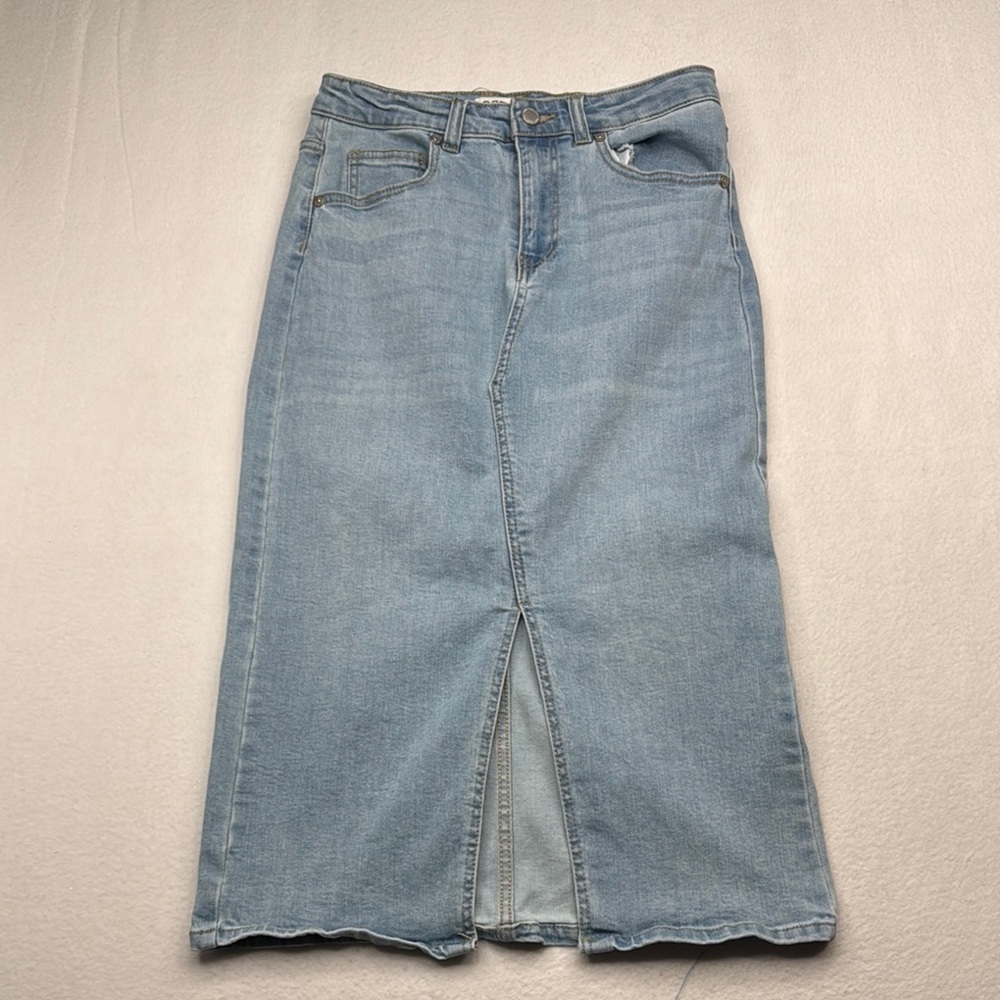 Oat New York Blue Midi Skirt with Straight Silhouette size 2 or 26 front split